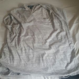 Short sleeve shirt and can wear it like crop top